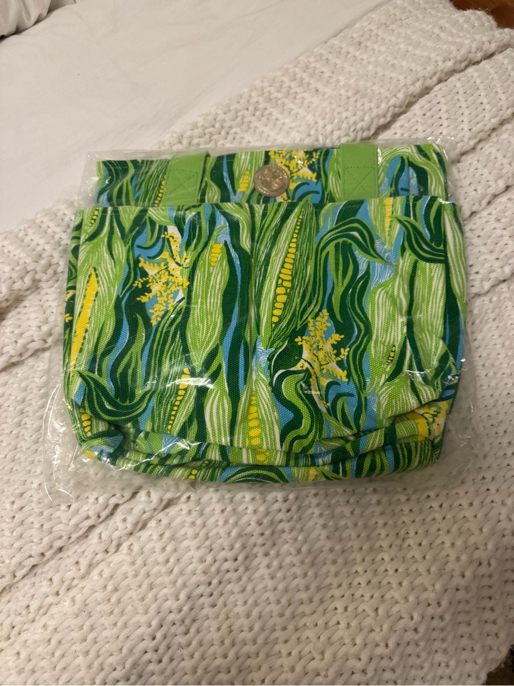 Lilly Pulitzer Green Blue Yellow Corn print tote!